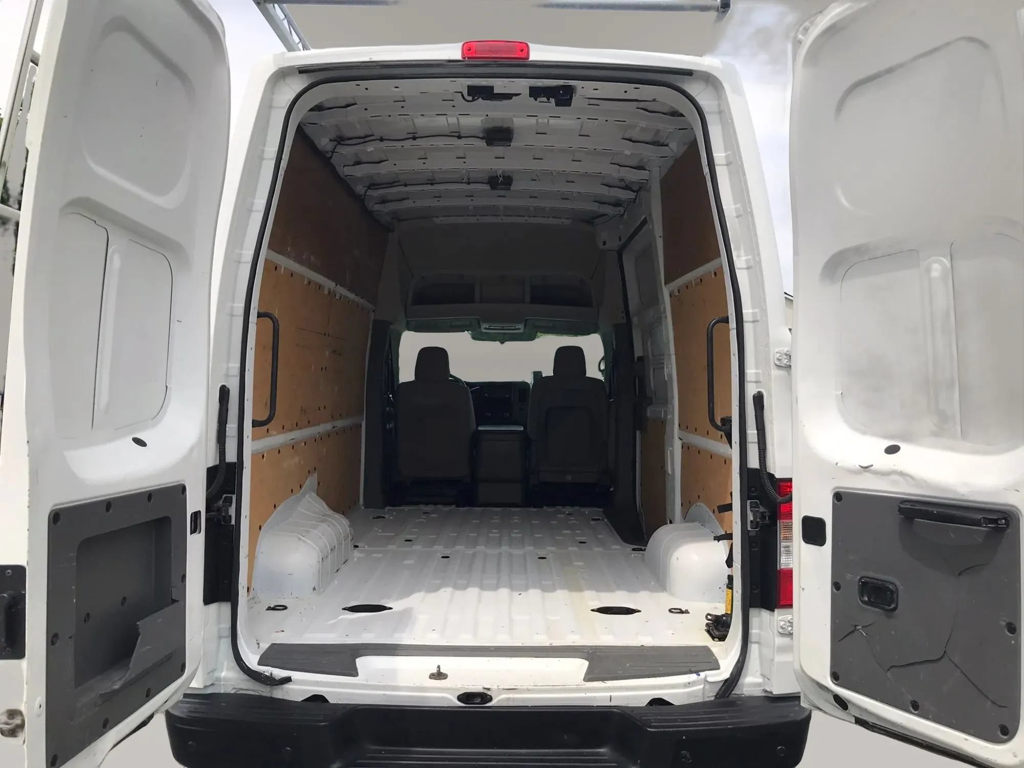Used 2018 Nissan NV 2500 SV w/ Navigation Package RWD image 3