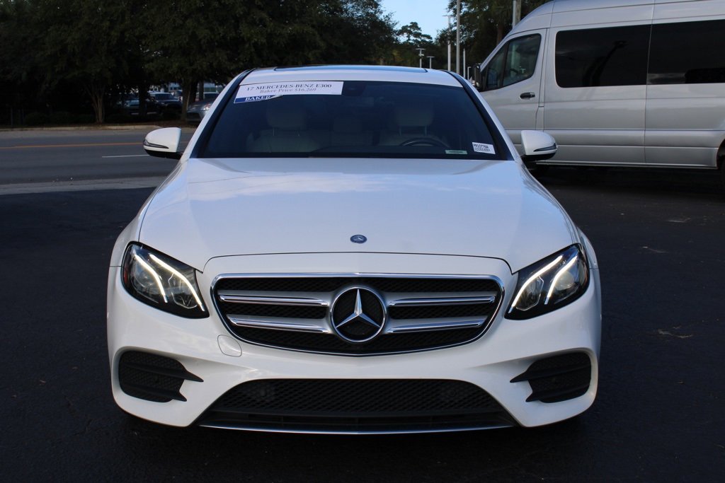 Certified 2017 Mercedes-Benz E 300 4MATIC image 4