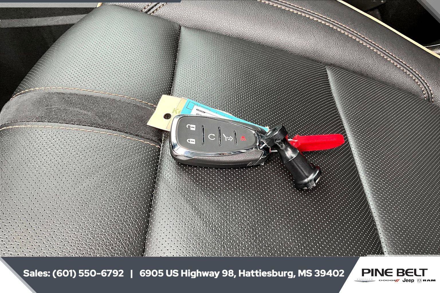 Used 2025 Chevrolet Blazer Premier w/ Enhanced Convenience Package AWD/4WD image 11