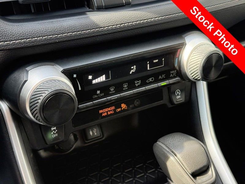 Used 2019 Toyota RAV4 LE AWD/4WD image 28