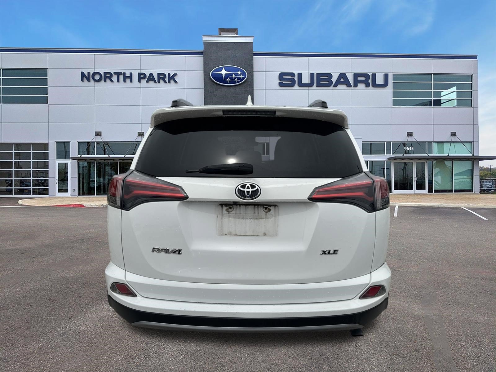 Used 2017 Toyota RAV4 XLE w/ Plus Extra Value Package FWD image 4
