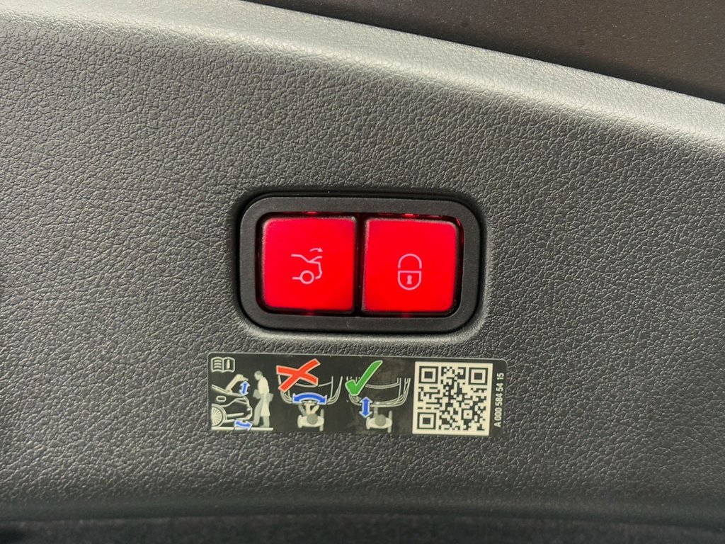 Used 2024 Mercedes-Benz CLE 53 AMG 4MATIC image 32