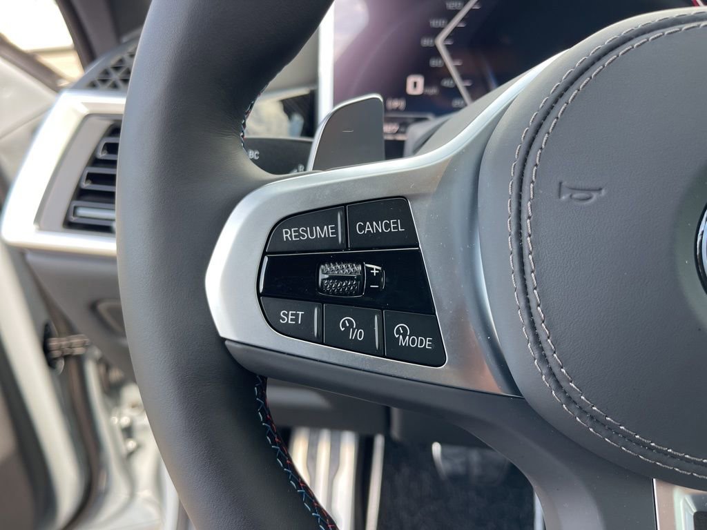 Used 2026 BMW X6 M60i w/ Executive Package image 16