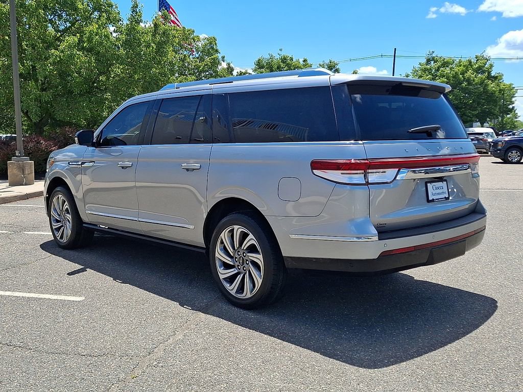 Certified 2022 Lincoln Navigator L Reserve AWD/4WD image 7