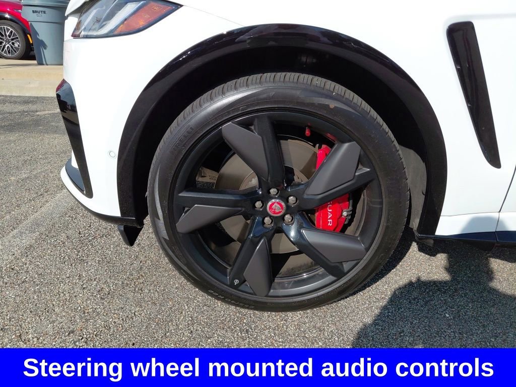 Used 2022 Jaguar F-PACE SVR image 12