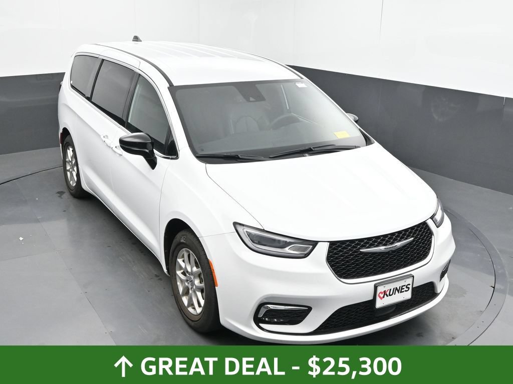 Used 2025 Chrysler Pacifica Select FWD image 36