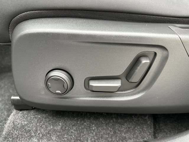 Certified 2023 Volvo XC40 Recharge Ultimate w/ Protection Package Premier AWD/4WD image 12