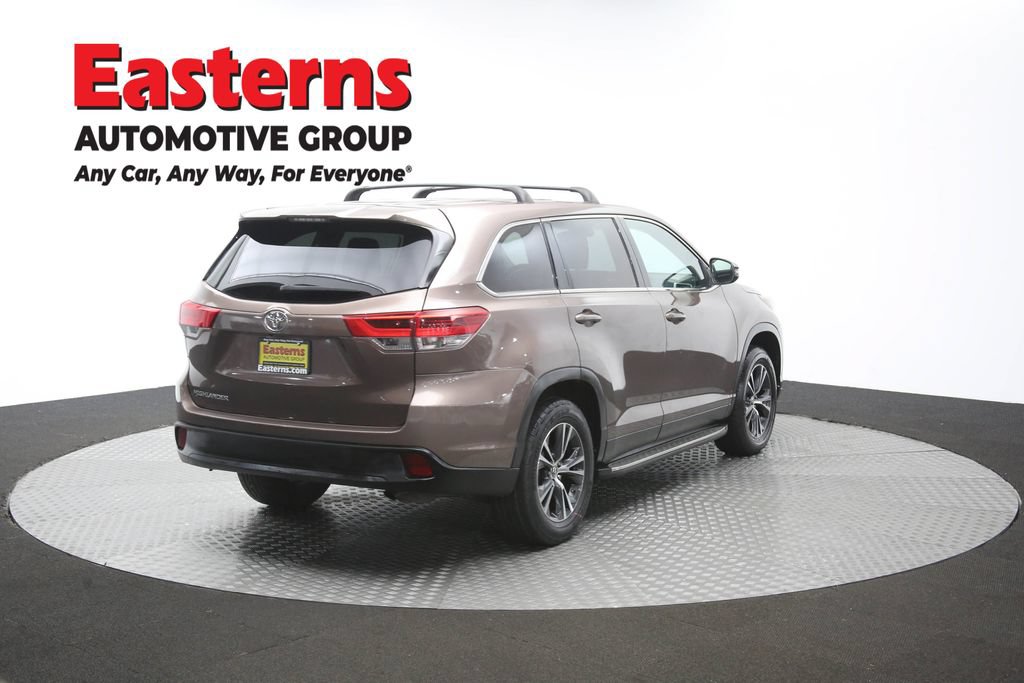 Used 2019 Toyota Highlander LE FWD image 39