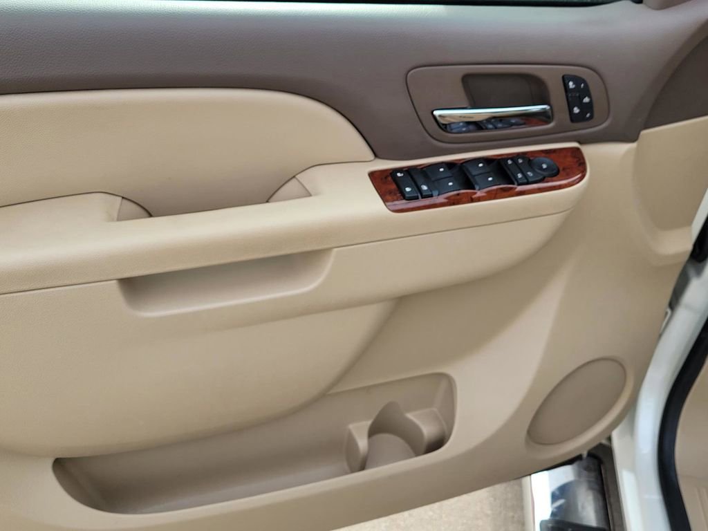 Used 2011 Chevrolet Silverado 1500 LTZ w/ LTZ White Diamond Edition image 21