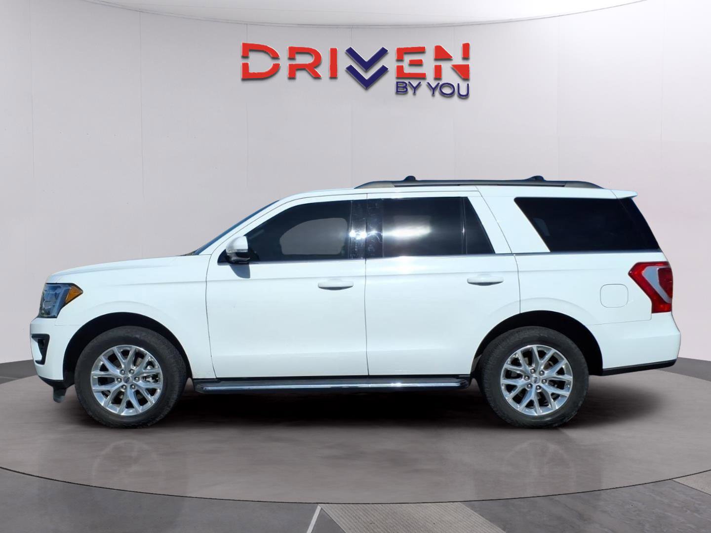 Used 2021 Ford Expedition XLT image 3