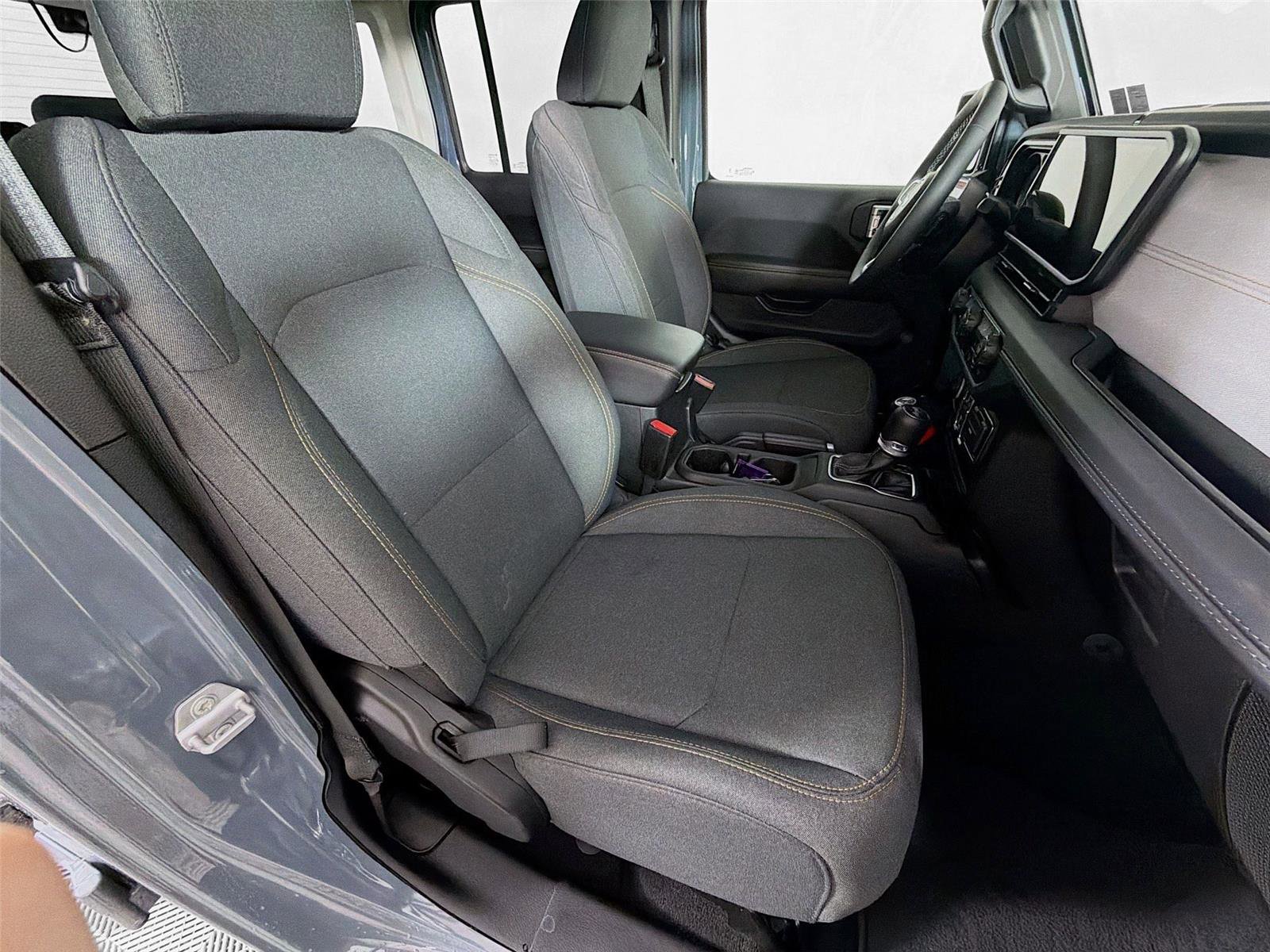 Used 2025 Jeep Wrangler Sahara w/ Safety Group AWD/4WD image 27