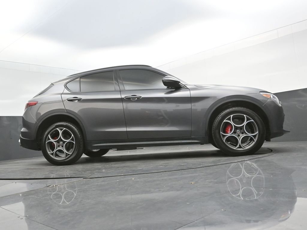 Used 2018 Alfa Romeo Stelvio Sport w/ Quick Order Package 22J Sport image 39