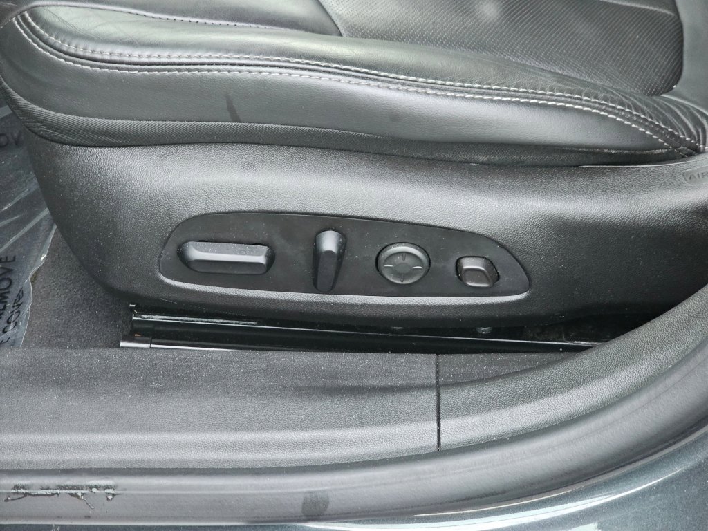 Used 2017 Buick LaCrosse Premium w/ Driver Confidence Package #2 image 30