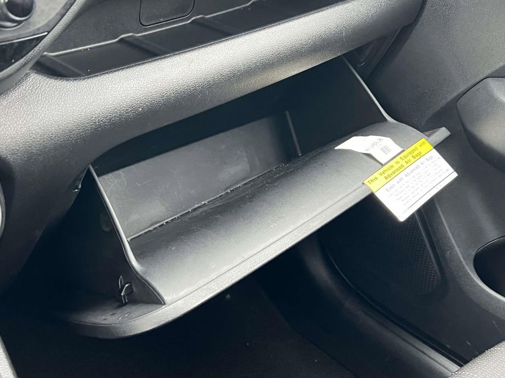 Certified 2023 Hyundai Venue SE FWD image 40