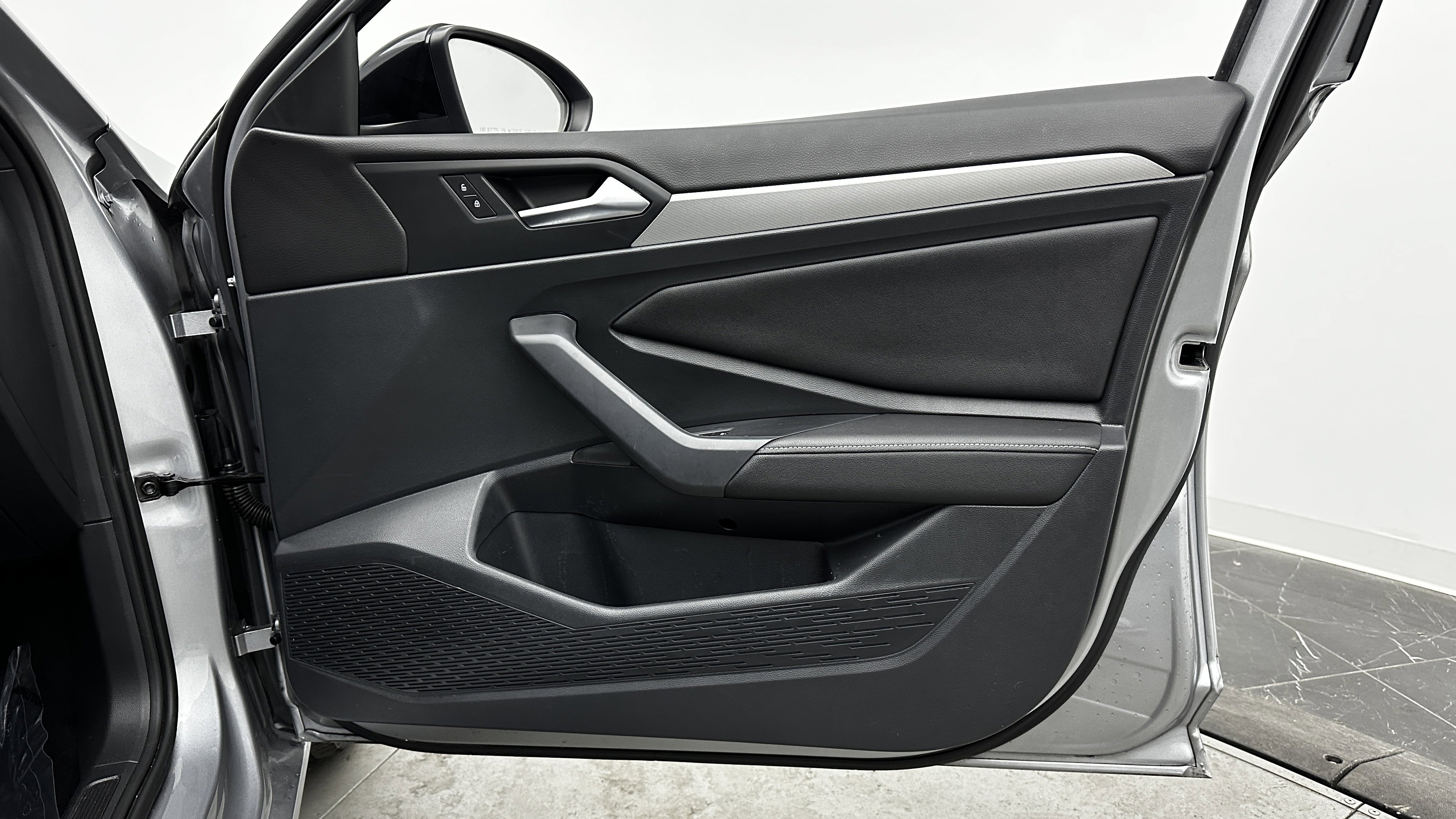 Used 2023 Volkswagen Jetta Sport image 29