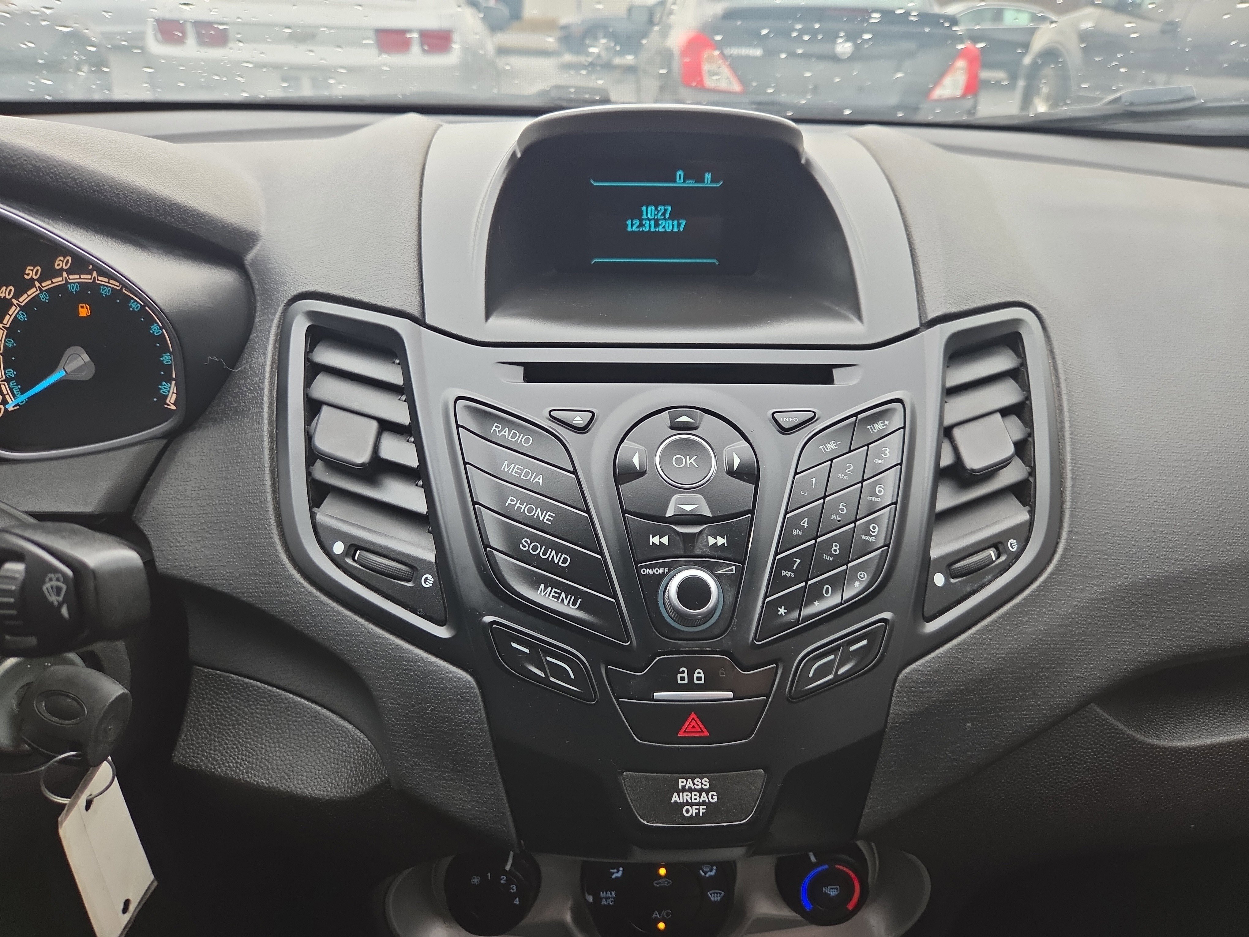 Used 2017 Ford Fiesta SE image 19