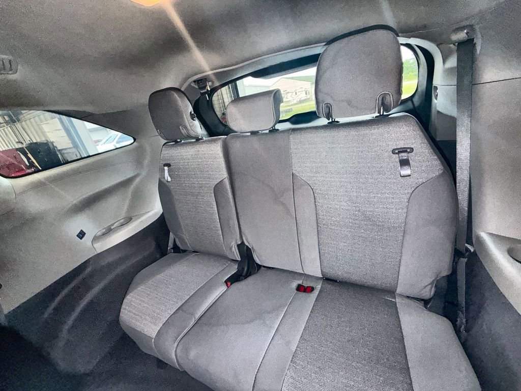 Used 2024 Toyota Sienna LE FWD image 24