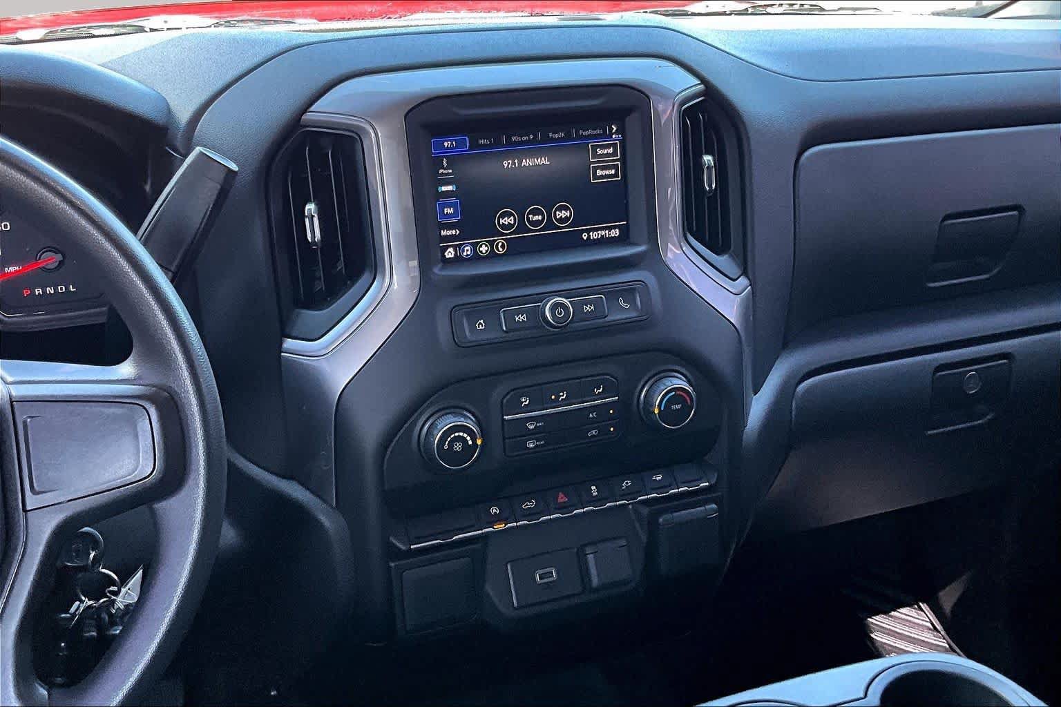Used 2020 Chevrolet Silverado 1500 Custom w/ Custom Value Package RWD image 7