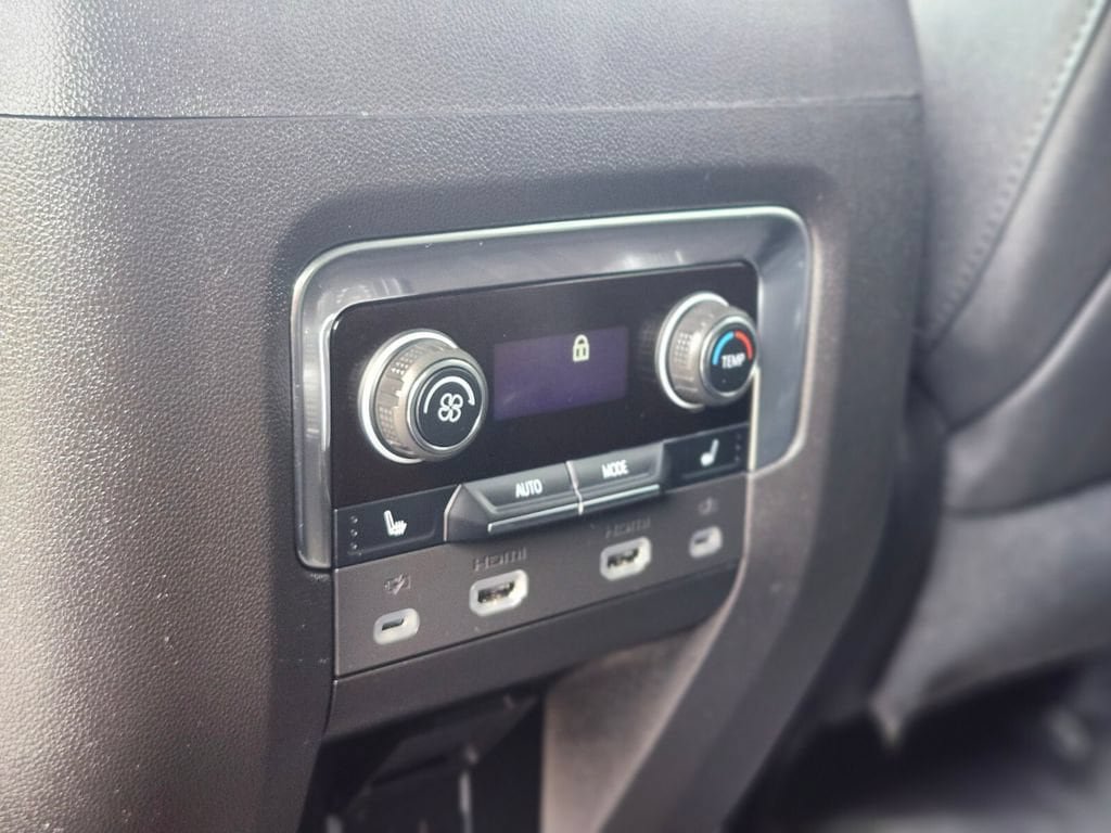 Used 2023 Chevrolet Tahoe High Country AWD/4WD image 15