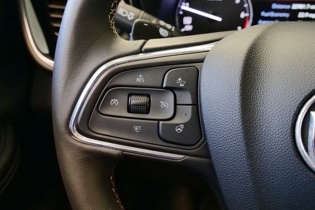 Used 2023 Buick Envision Avenir image 26