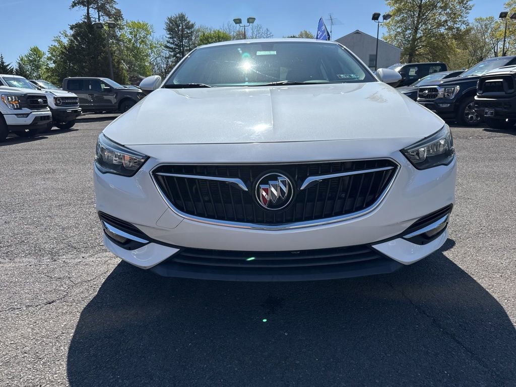 Used 2018 Buick Regal Essence w/ Sights and Sounds Package FWD image 2