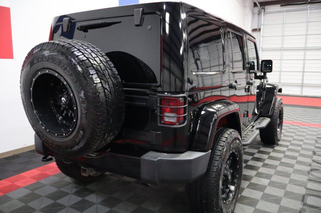 Used 2017 Jeep Wrangler Unlimited Sahara w/ Connectivity Group AWD/4WD image 18