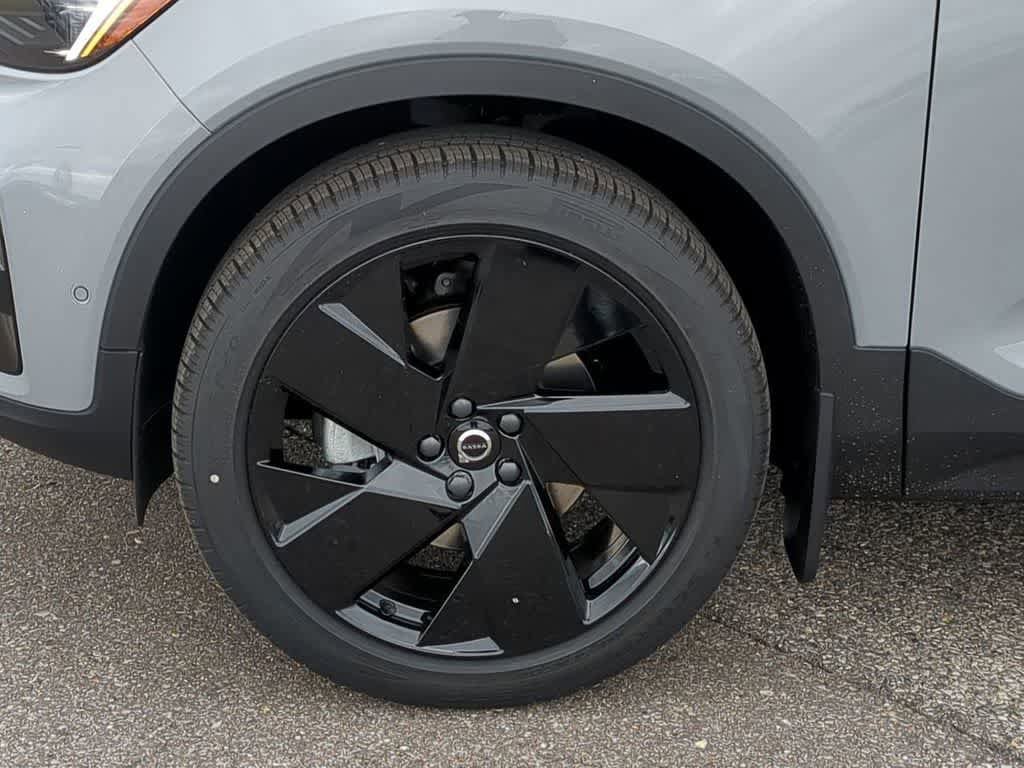 New 2026 Volvo XC40 B5 Ultra w/ Protection Package Premier AWD/4WD image 13