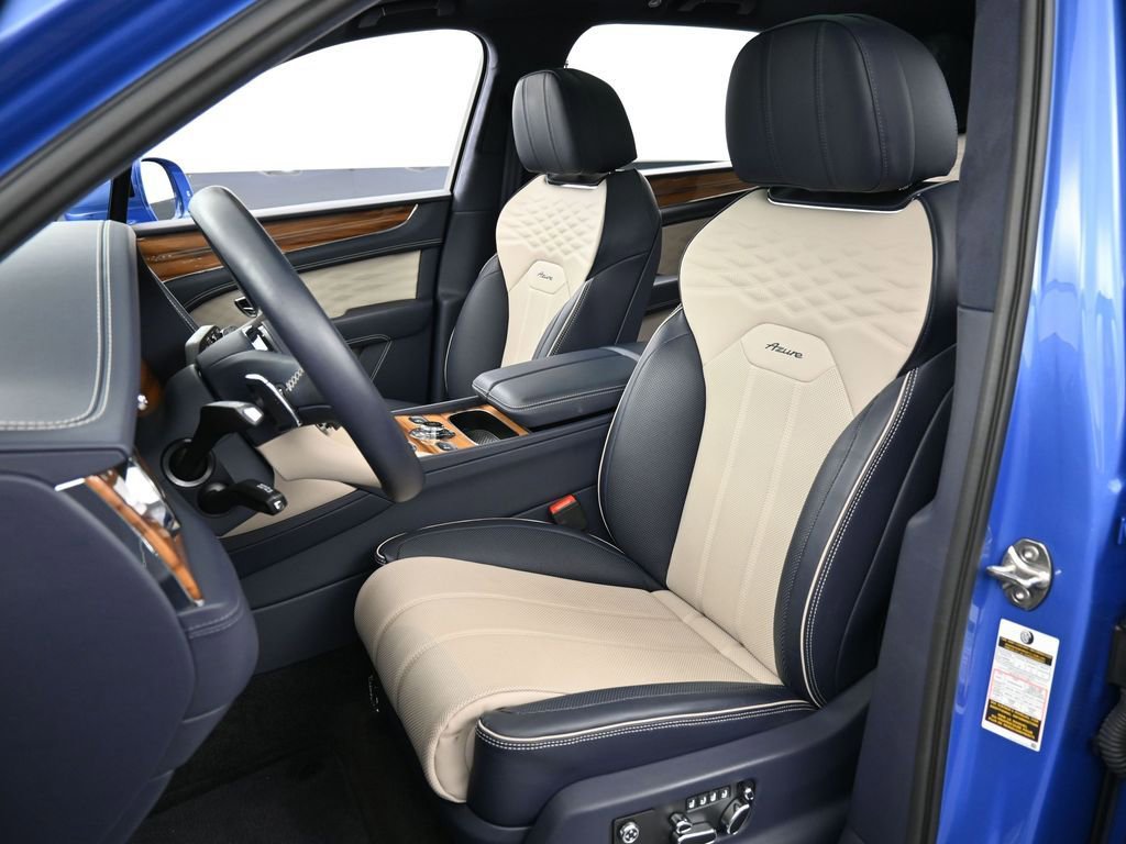 Used 2025 Bentley Bentayga AWD/4WD image 5