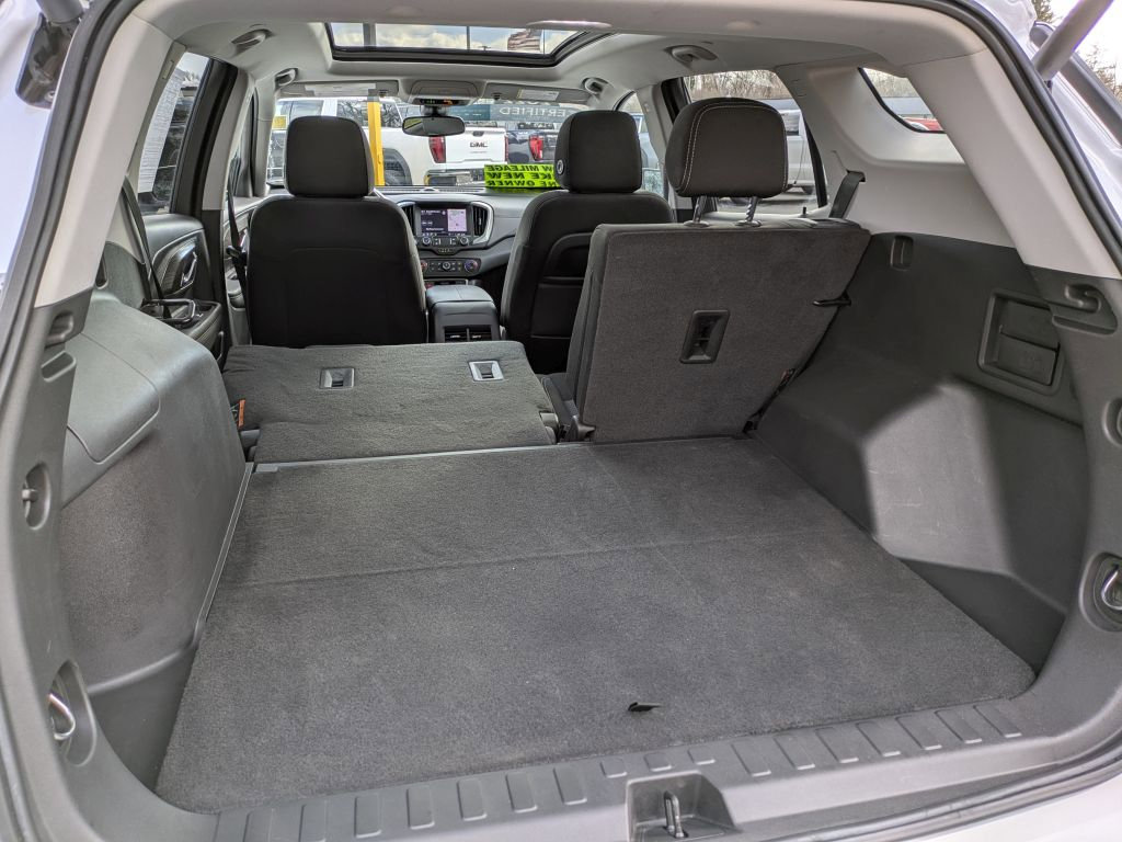 Certified 2022 GMC Terrain SLE w/ Driver Convenience Package image 32