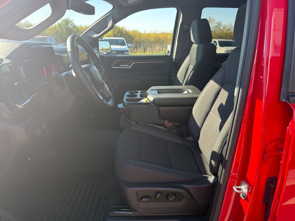 Certified 2025 Chevrolet Silverado 1500 LT AWD/4WD image 26