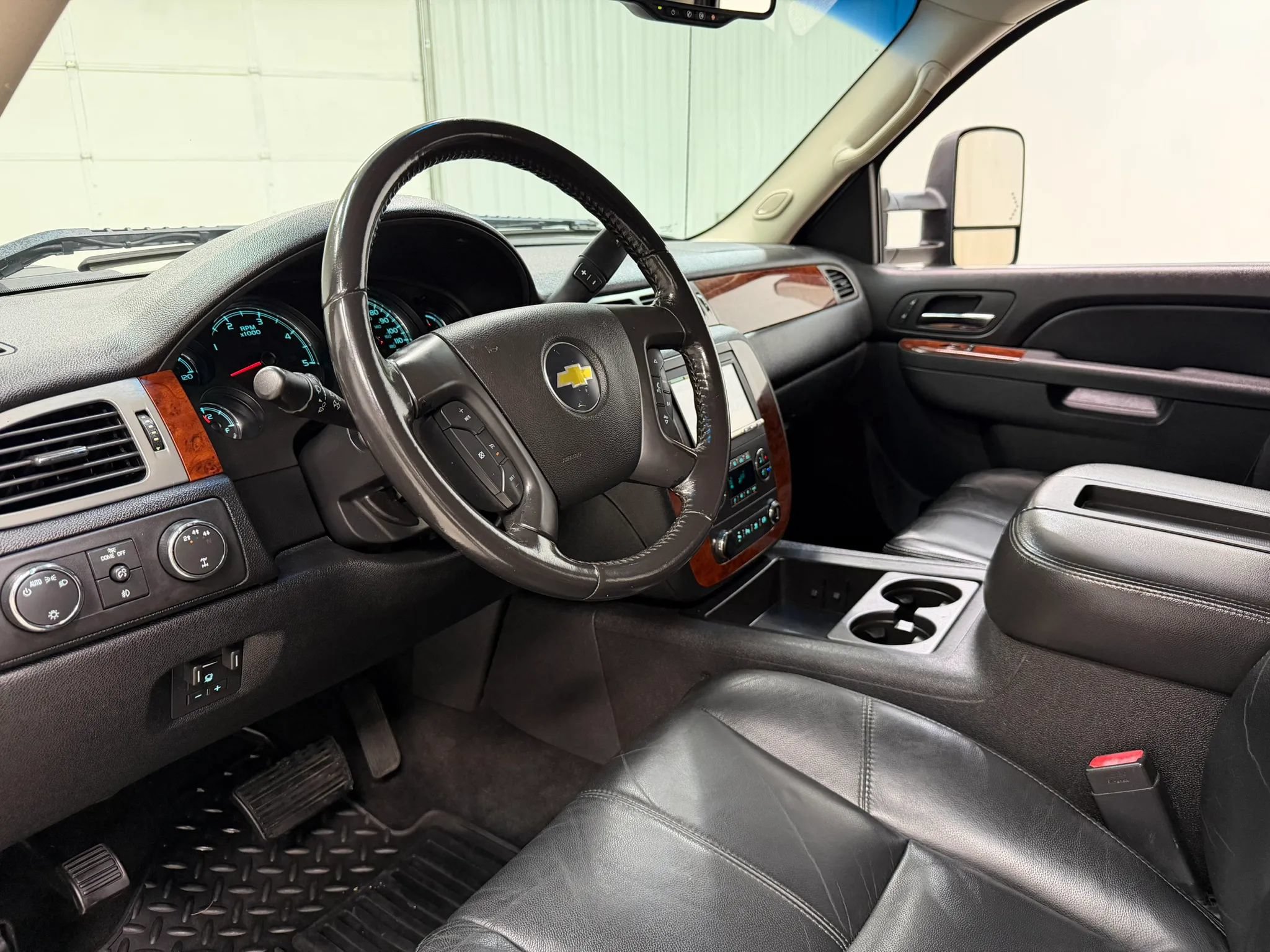 Used 2011 Chevrolet Silverado 2500 LTZ w/ LTZ Plus Package AWD/4WD image 12