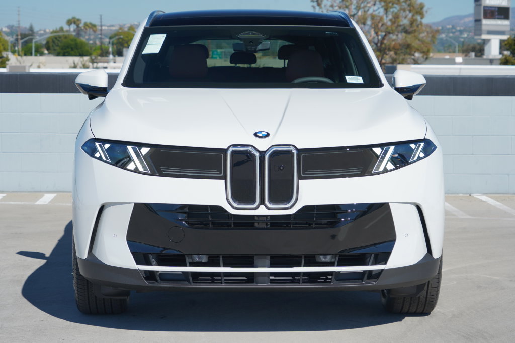 New 2027 BMW X5 xDrive50e w/ Luxury Front Seating Package AWD/4WD image 2