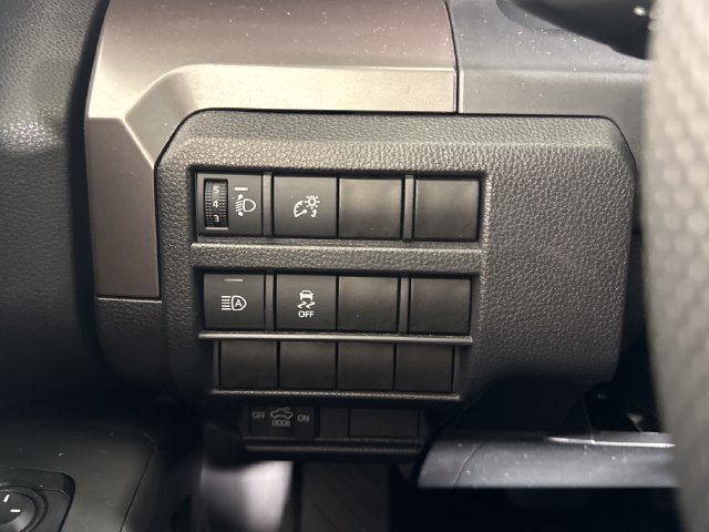 Used 2024 Toyota Tacoma SR5 AWD/4WD image 30