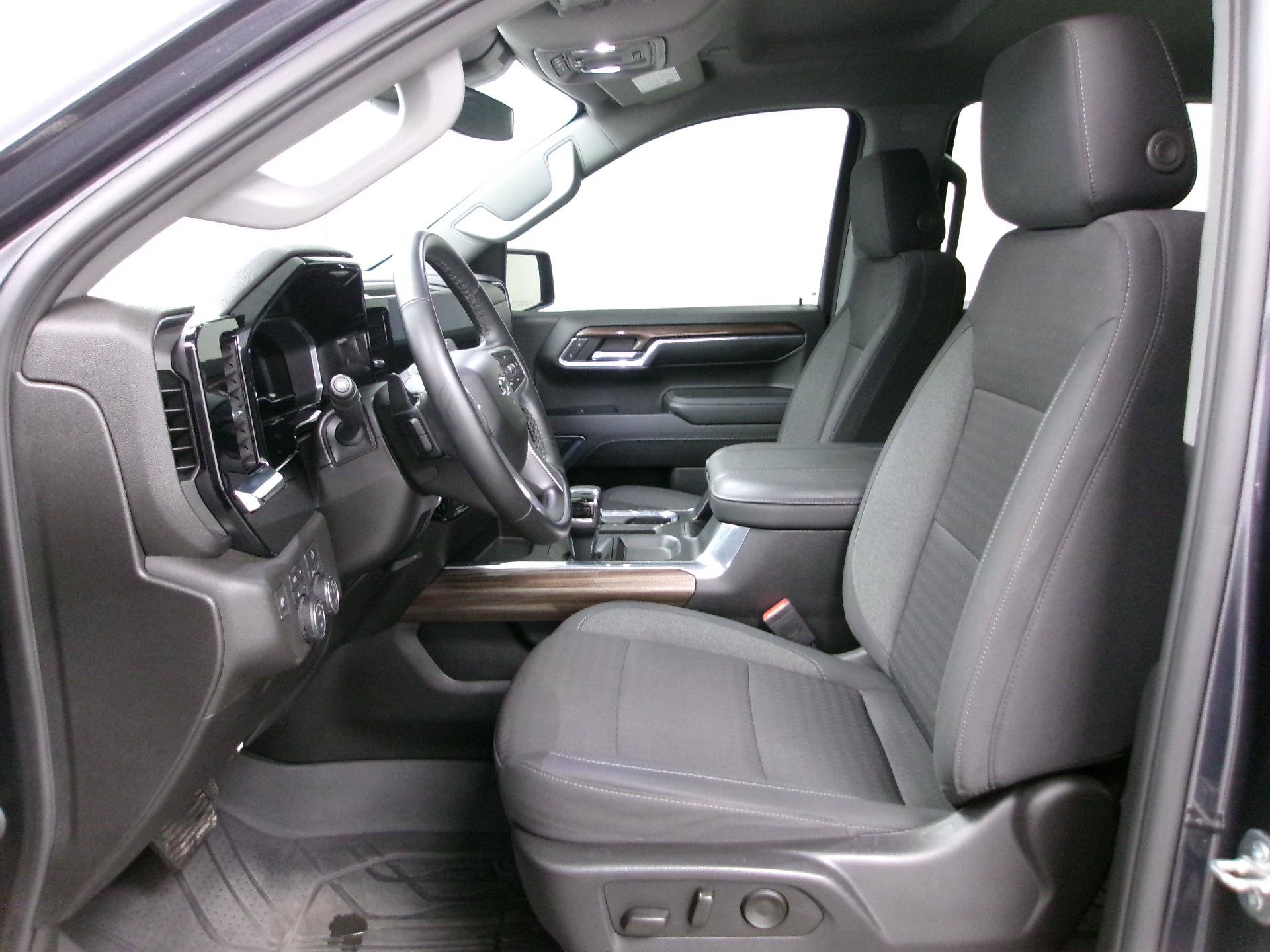 Used 2024 Chevrolet Silverado 1500 RST w/ True North Edition Plus AWD/4WD image 8