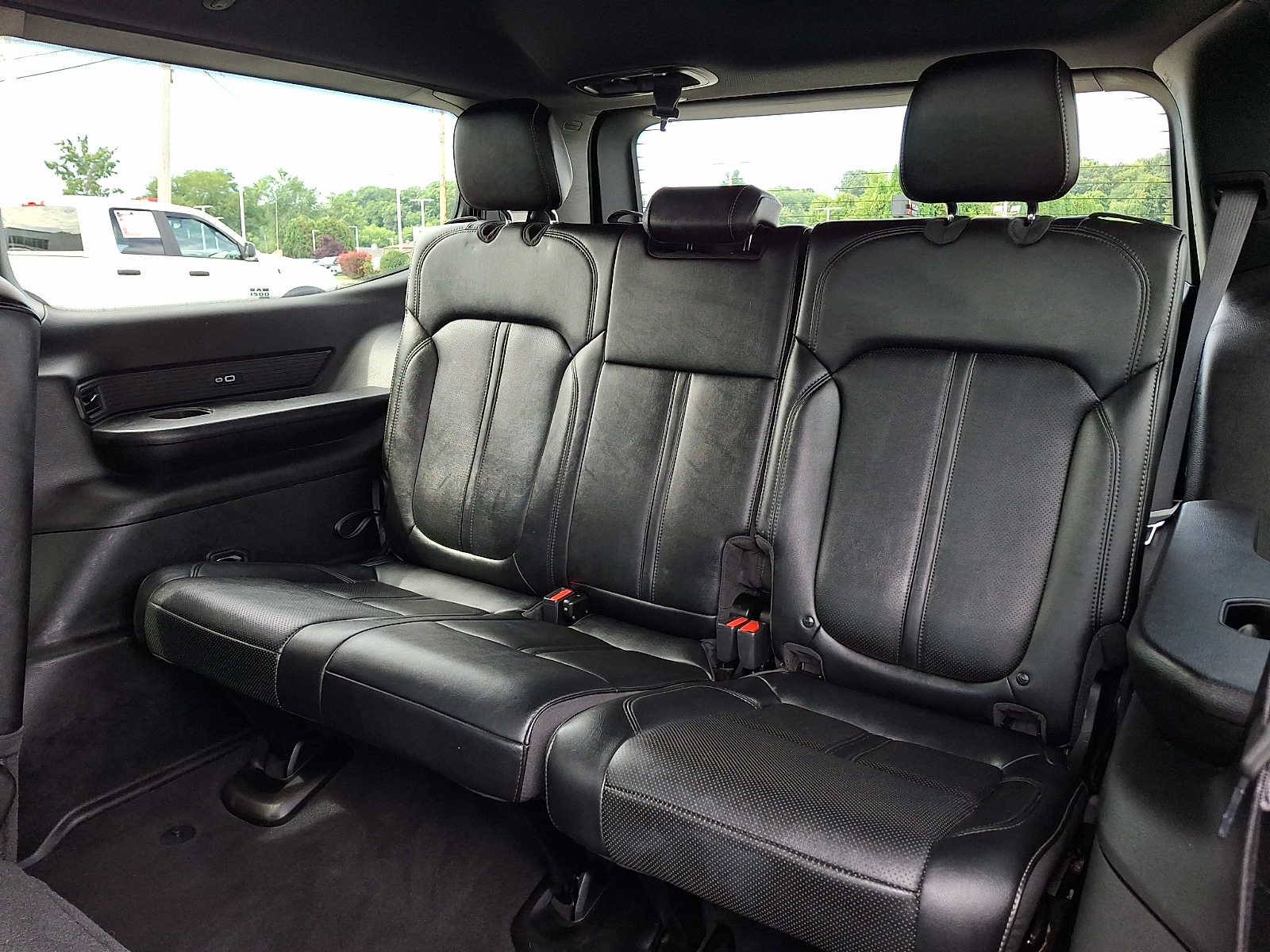 Certified 2024 Jeep Wagoneer Series II w/ Flexible Seating Group AWD/4WD image 10