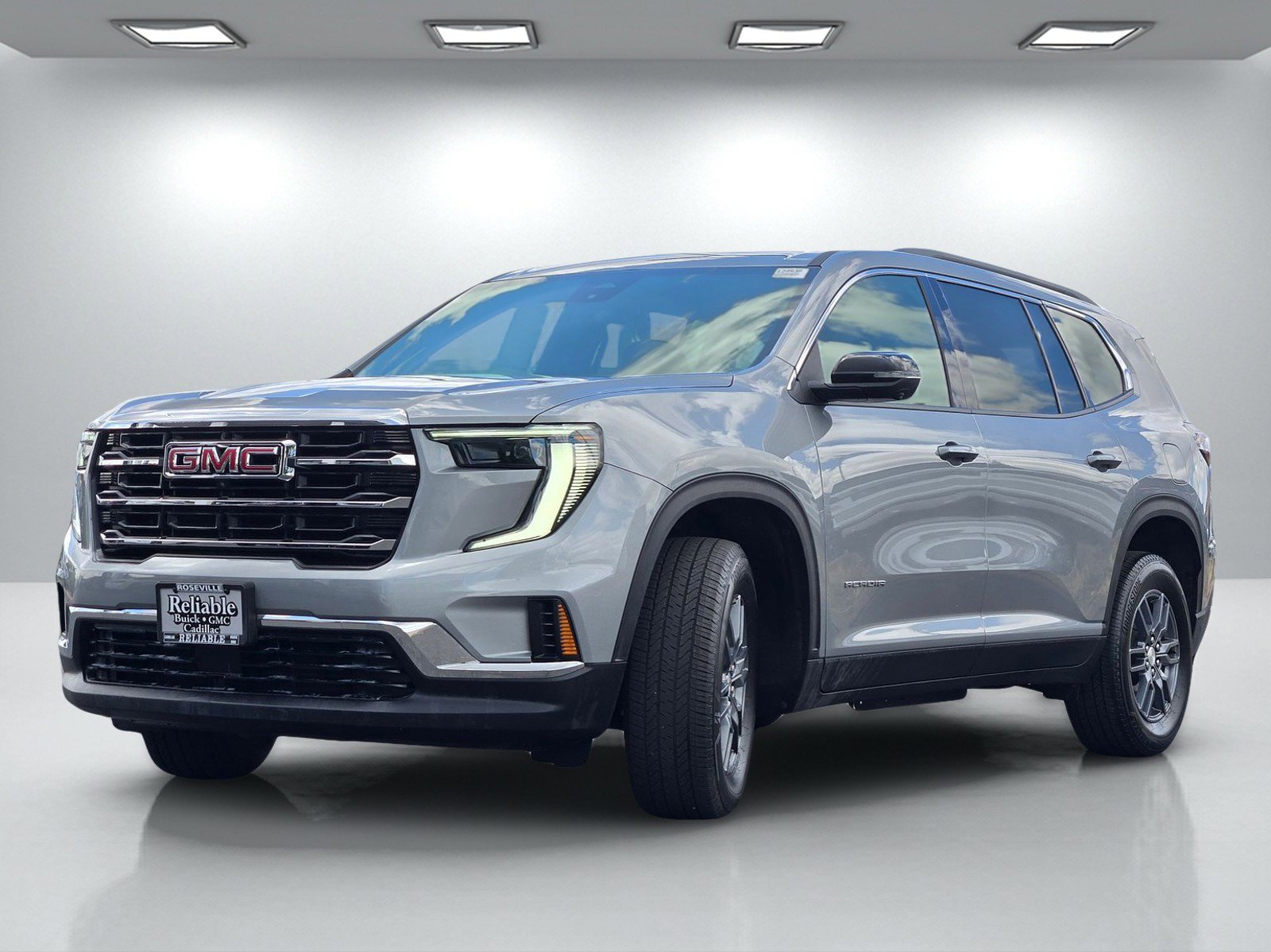 Used 2025 GMC Acadia Elevation FWD image 8