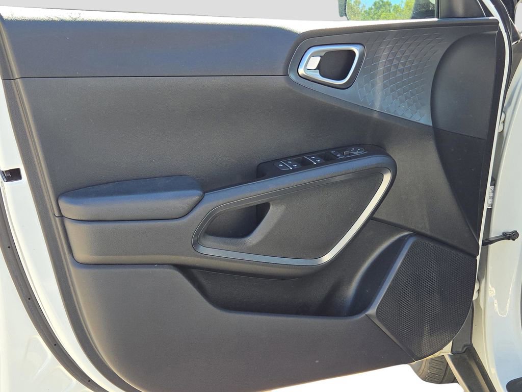 Certified 2020 Kia Soul S image 16