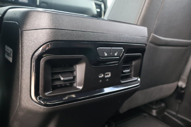 Used 2025 GMC Sierra 3500 AT4 w/ AT4 Premium Plus Package AWD/4WD image 9