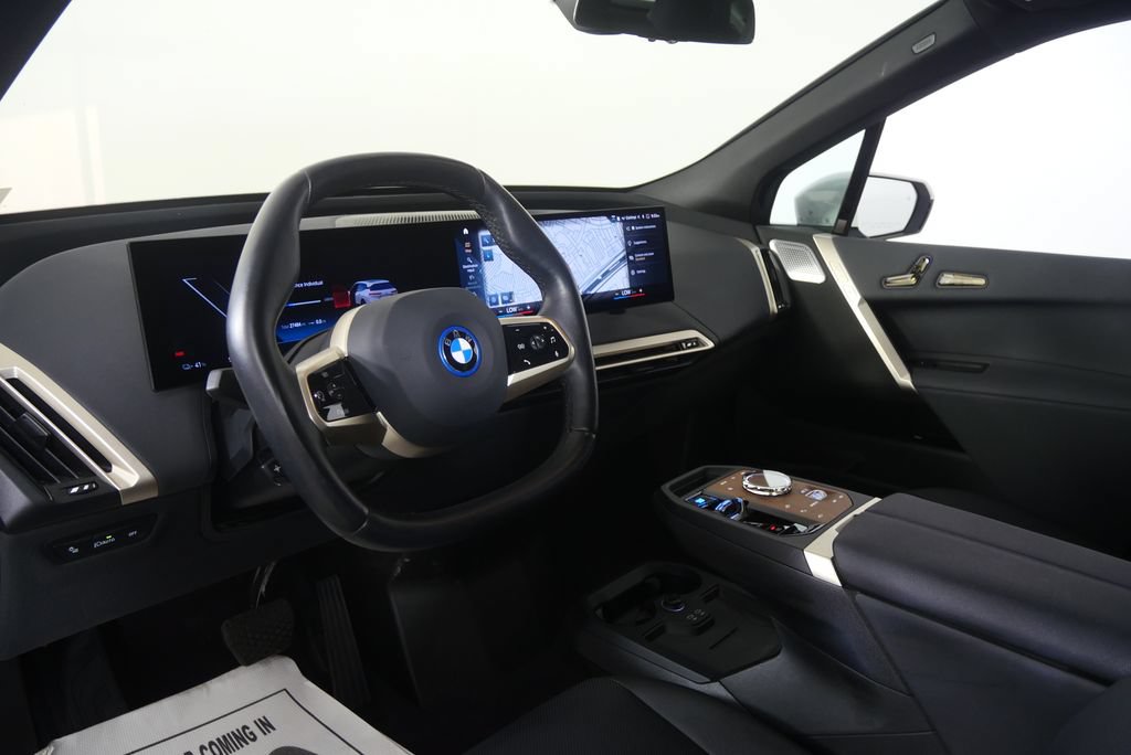 Certified 2023 BMW iX xDrive50 w/ Premium Package AWD/4WD image 13