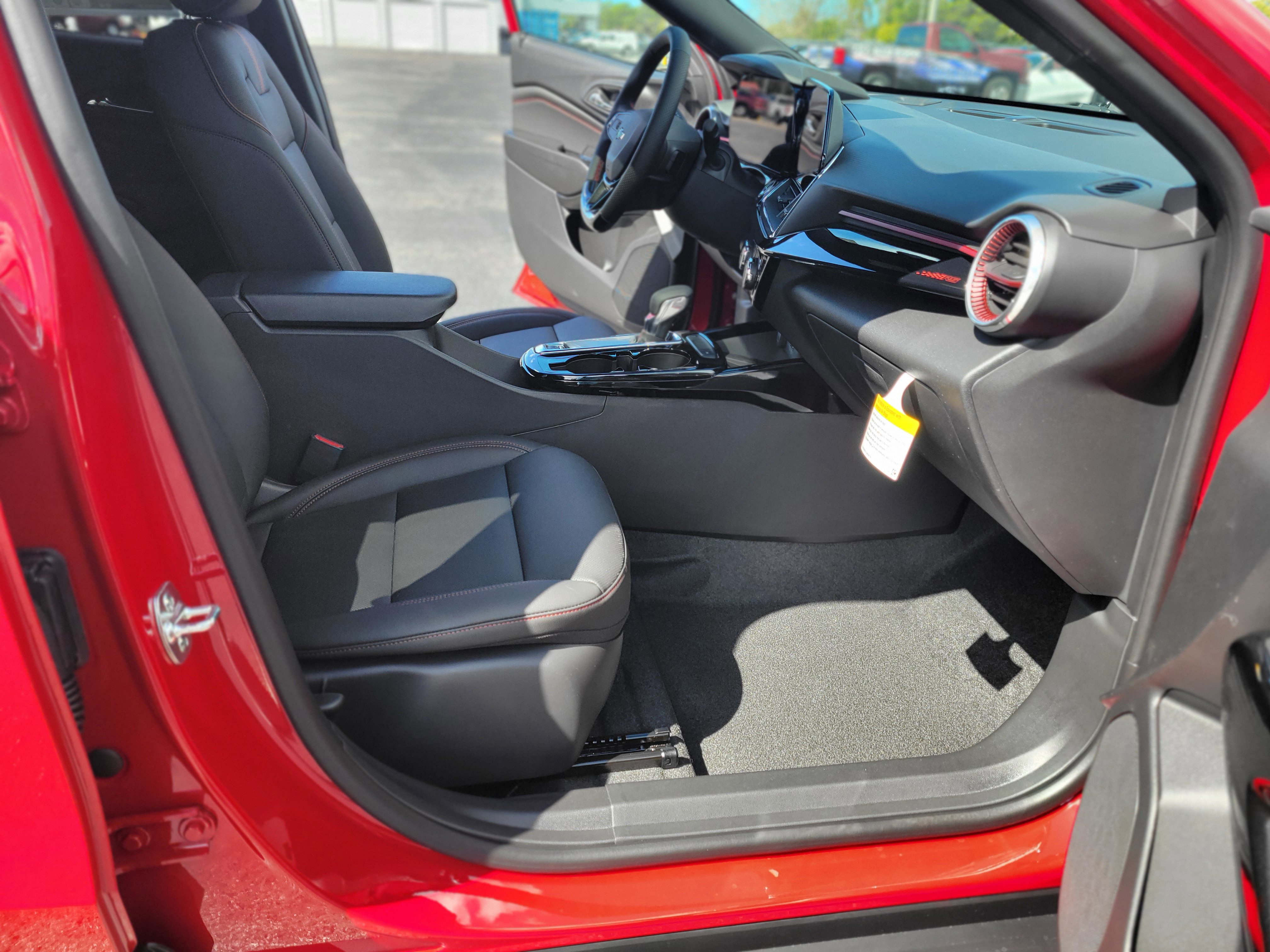 New 2026 Chevrolet Trax RS w/ Sunroof Package image 30