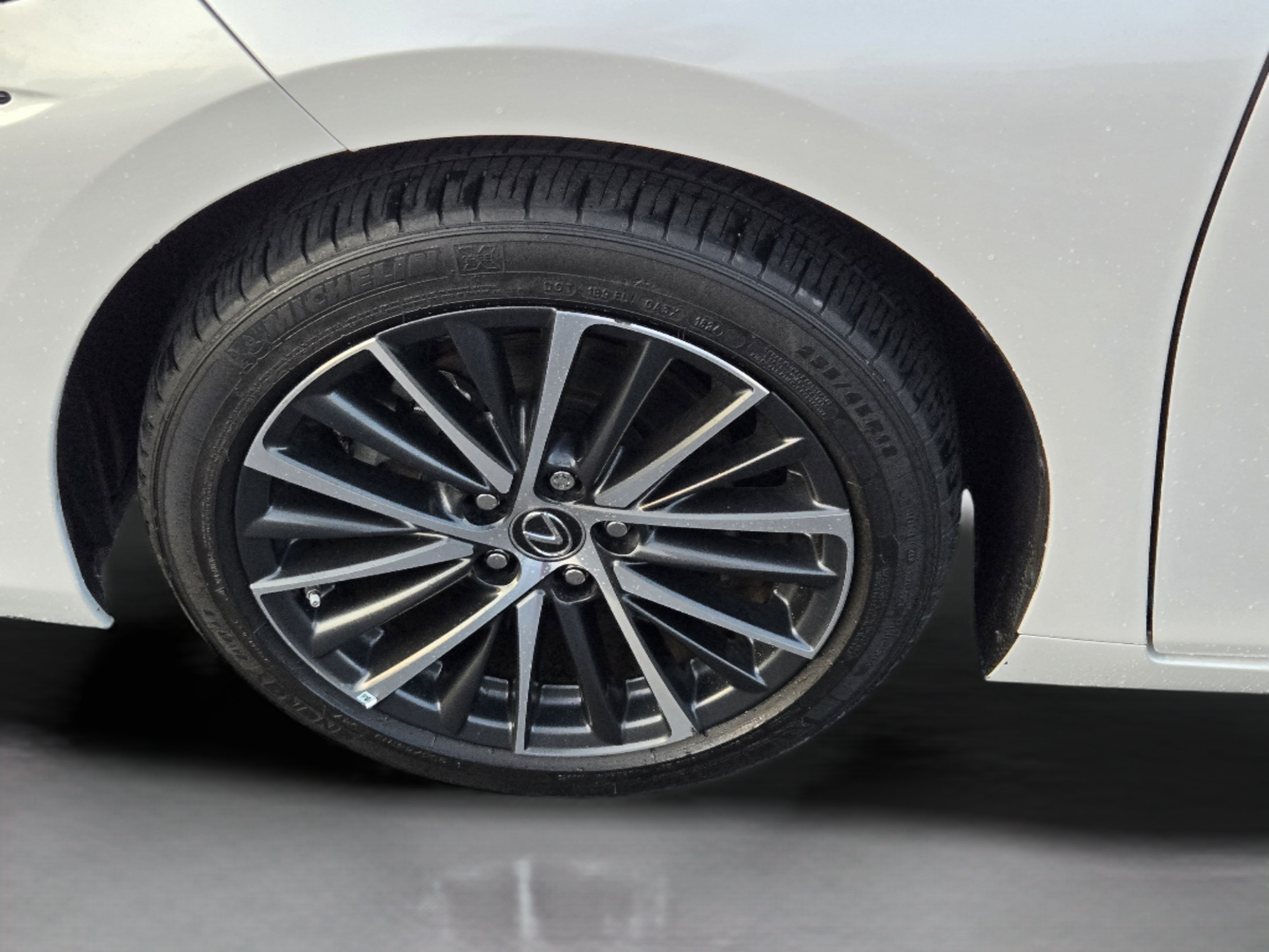 Certified 2024 Lexus ES 350 w/ Premium Package FWD image 10