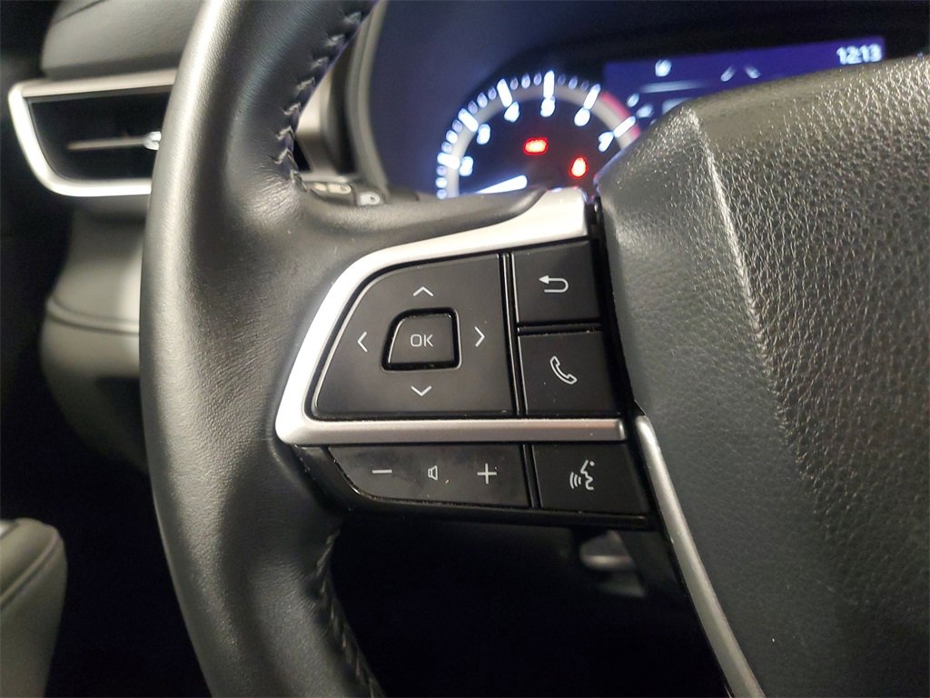 Used 2023 Toyota Highlander LE image 22