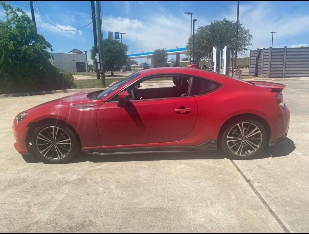 Used 2015 Subaru BRZ Limited RWD image 2