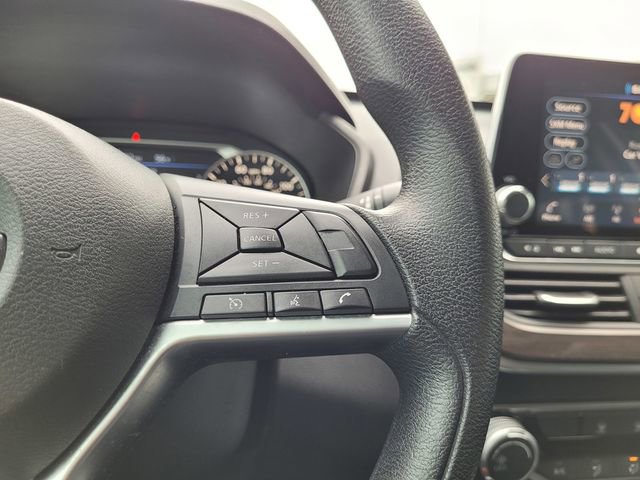 Used 2024 Nissan Altima 2.5 SV image 14