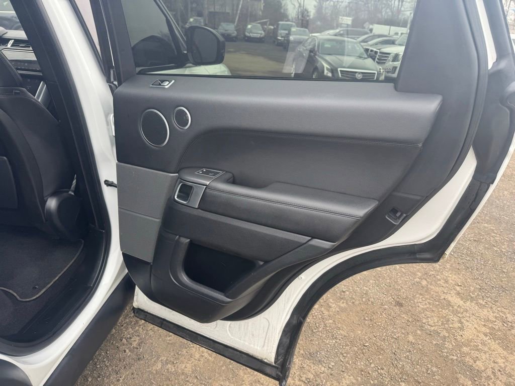 Used 2020 Land Rover Range Rover Sport SE image 26