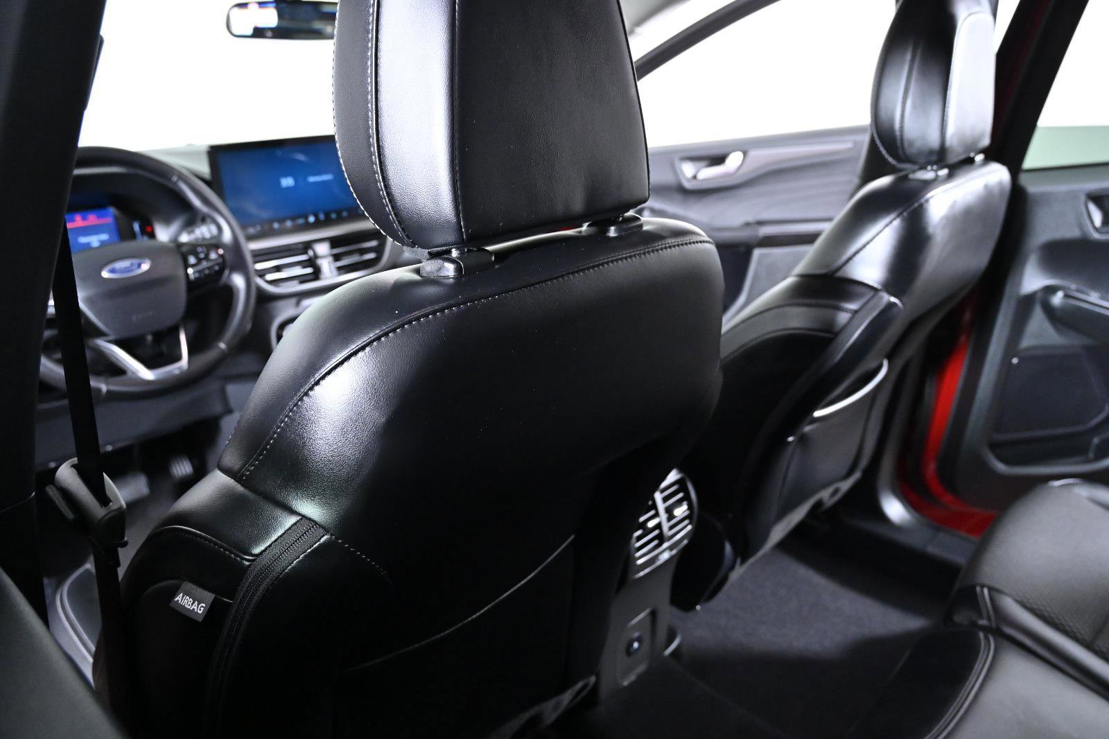 Used 2025 Ford Escape SE image 26