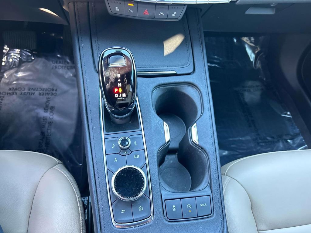 Certified 2024 Cadillac XT4 Luxury w/ Cold Weather Package image 35