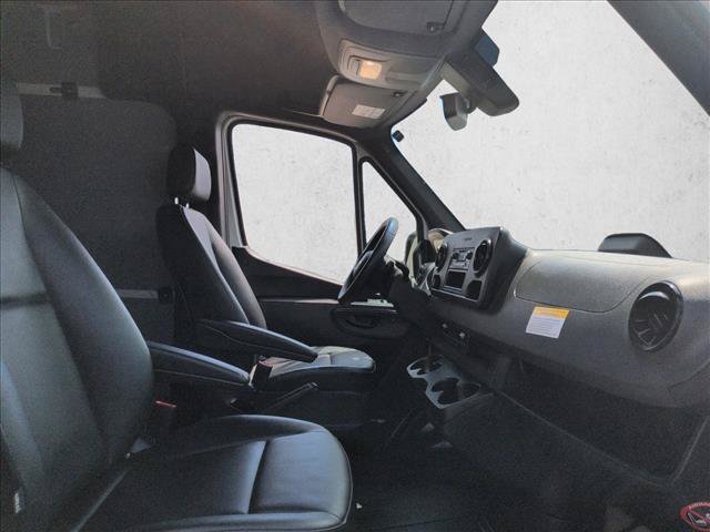 Used 2025 Mercedes-Benz Sprinter 2500 image 17