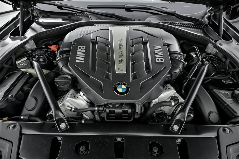 Used 2013 BMW 550i Sedan RWD image 12
