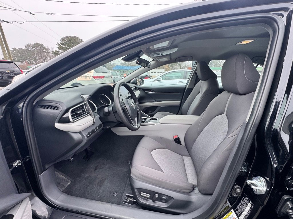 Used 2024 Toyota Camry LE image 10